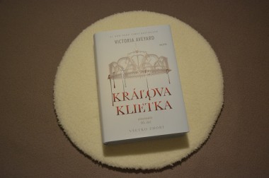 O knihe: Kráľova klietka /recenzia/