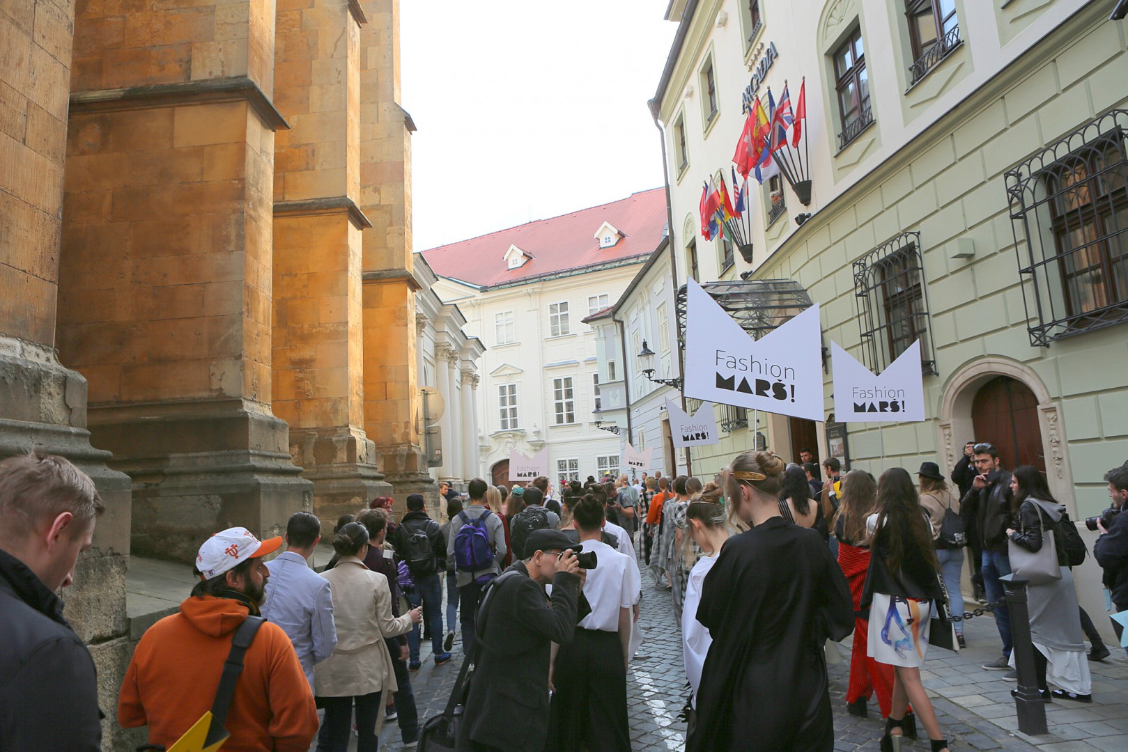 Fashion Marš! rozžiaril ulice Bratislavy počas najdlhšej módnej prehliadky